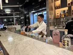 Food tour cocktail making
