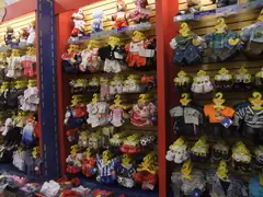 Available costumes for your bear
