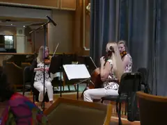Musical accompaniment on Queen Elizabeth