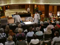 Queen Elizabeth sugarcraft demonstration