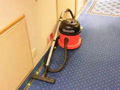 Cleaning automaton
